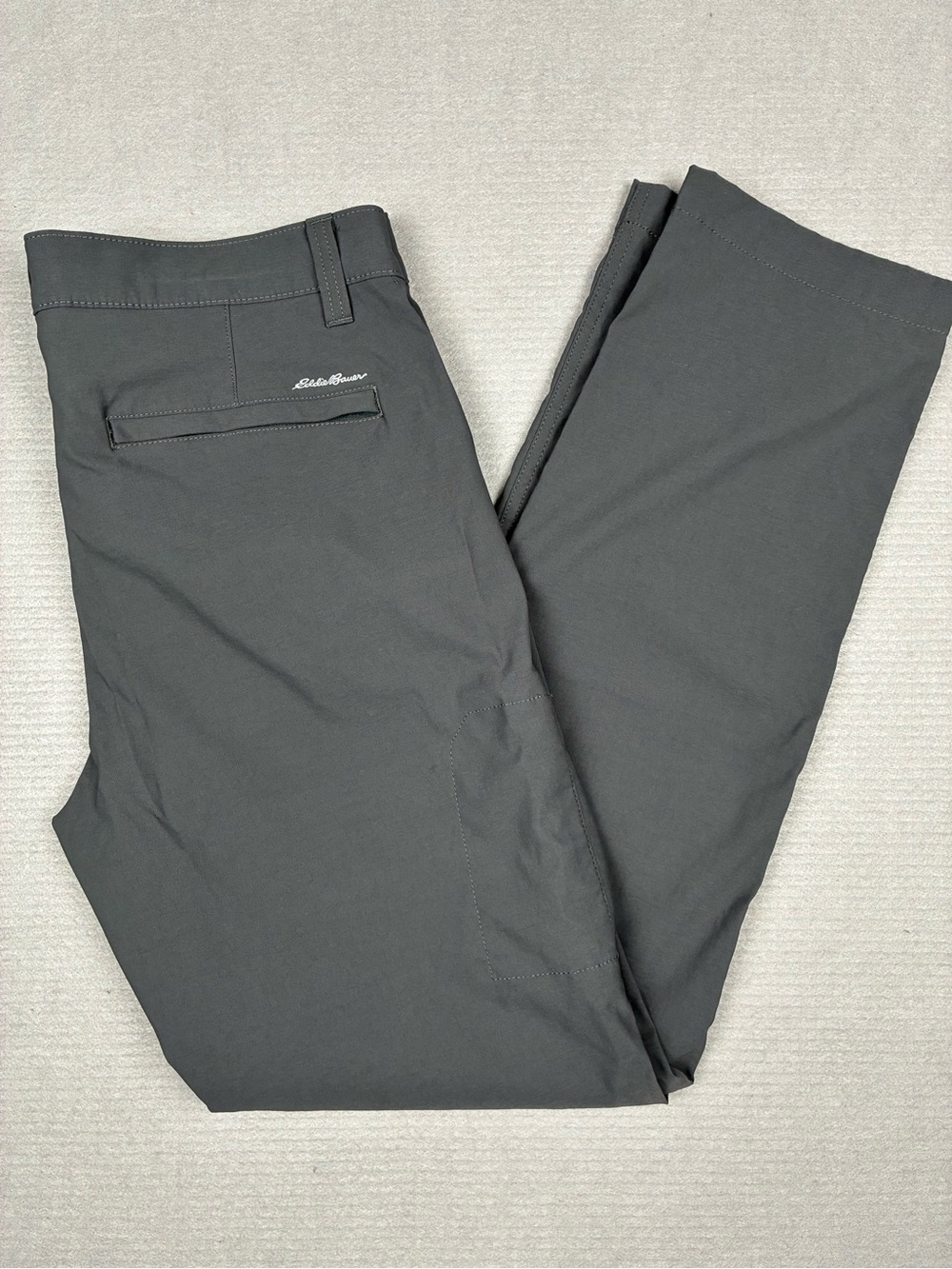 Eddie Bauer Travex Men’s 33x32 Charcoal Gray Stretch Chinos Travel Active Light